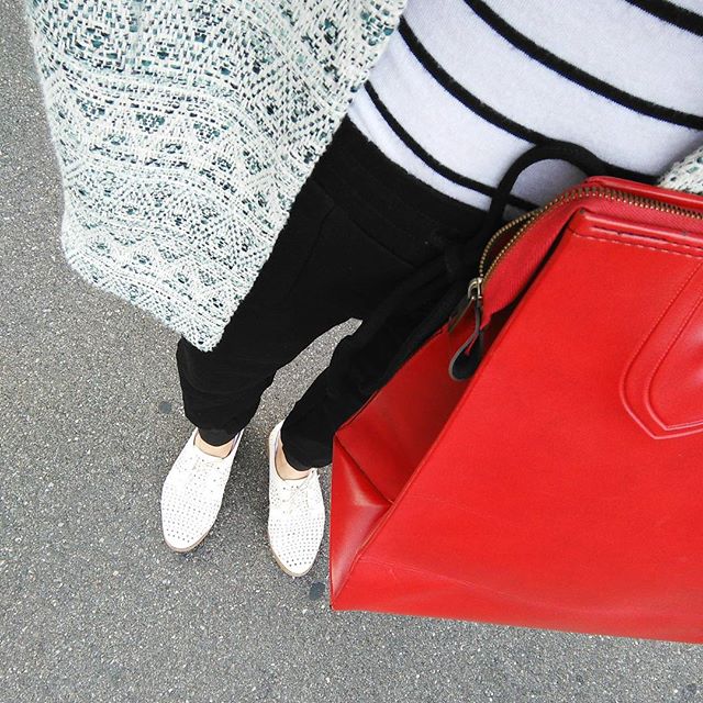 FROM WHERE I STAND #fromwhereIstand wearing @esprit pants and coat / @hm shoes #vintage bag / shirt from @rossdressforless